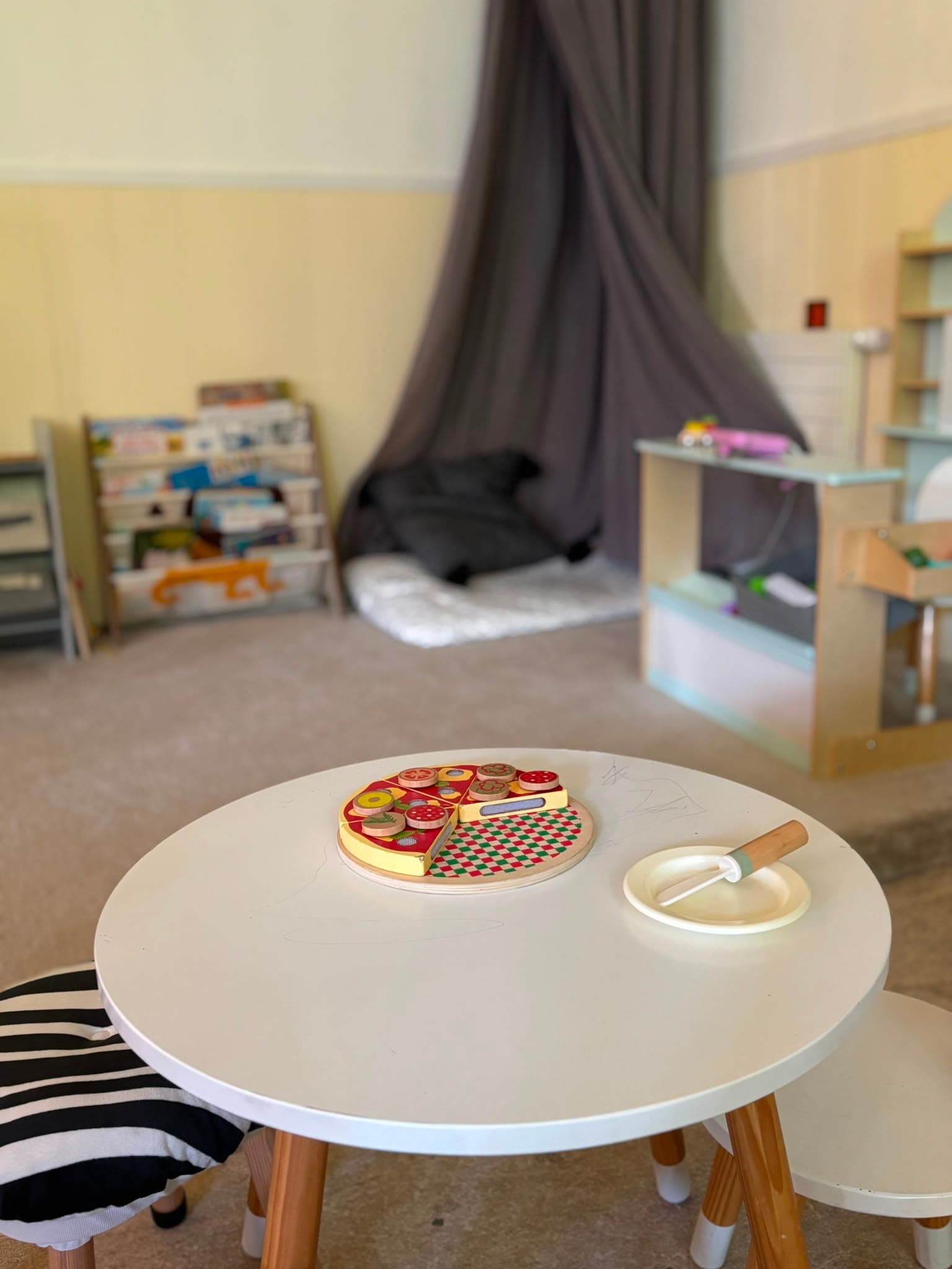 Kinderecke mit Spielküche im Kafi Mia